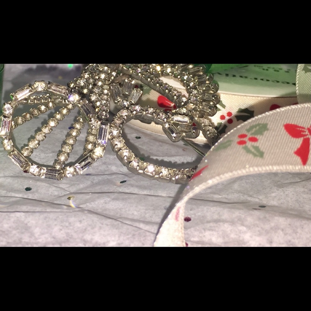 Vintage trumpet rhinestone brooch, sparkles! EUC - Picture 10 of 16